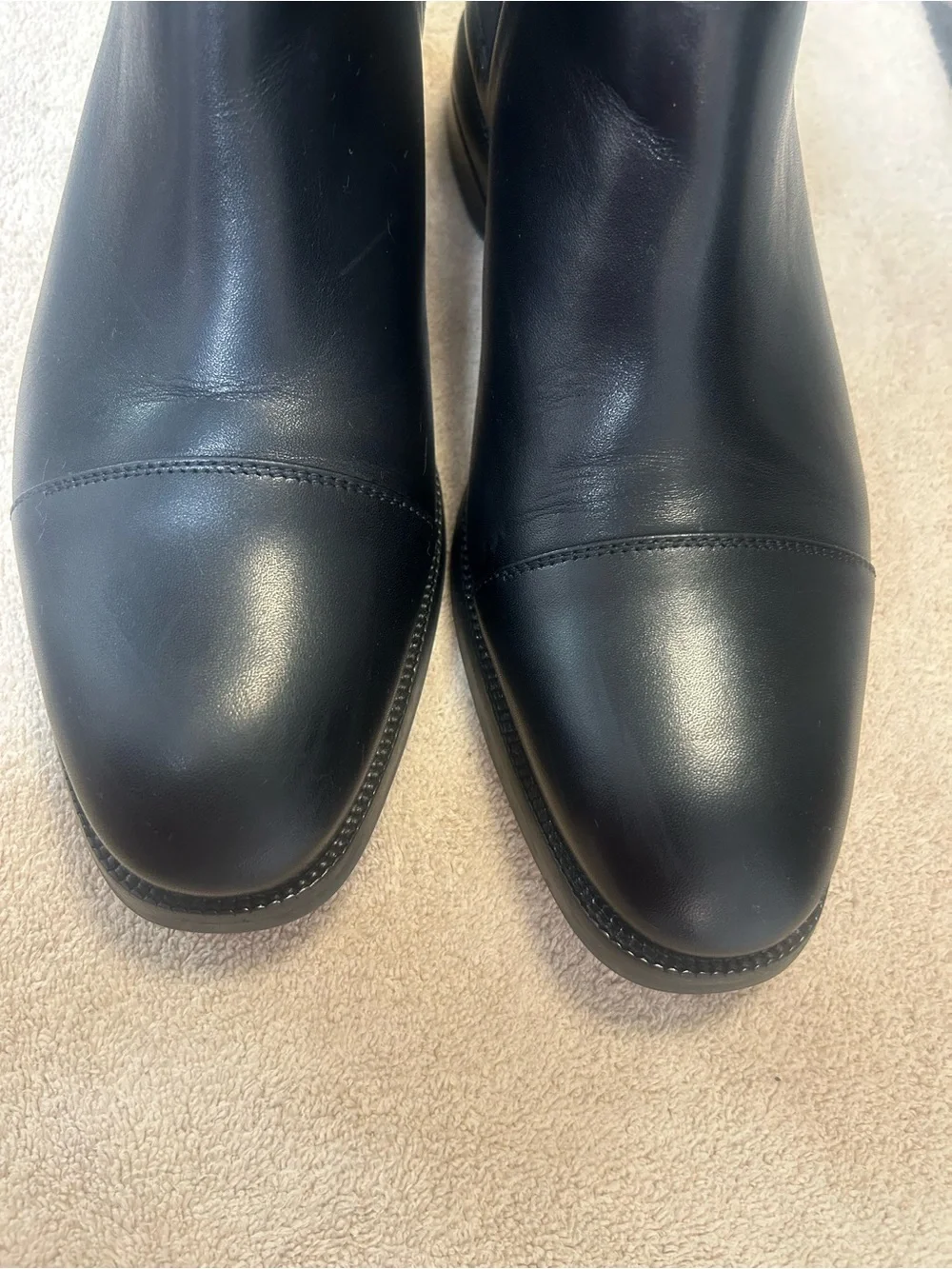 COLE HAAN WAGNER GRAND CHELSEA Black leather boots. Cap toe Size 9.5 NICE